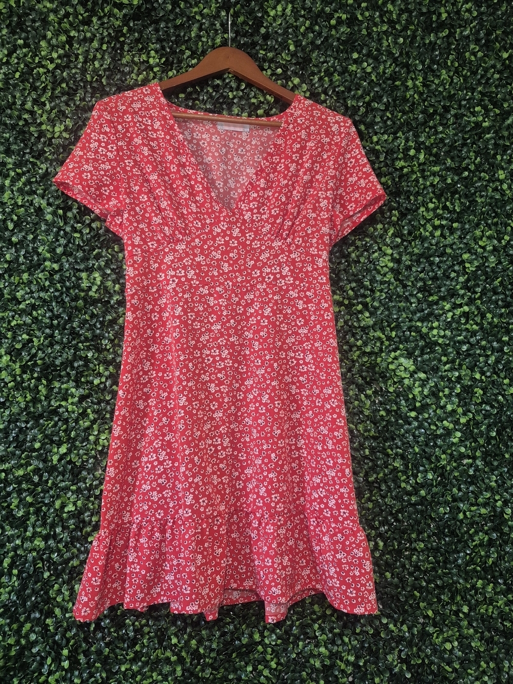 Red Floral V-Neck Mini Dress with Short Sleeves